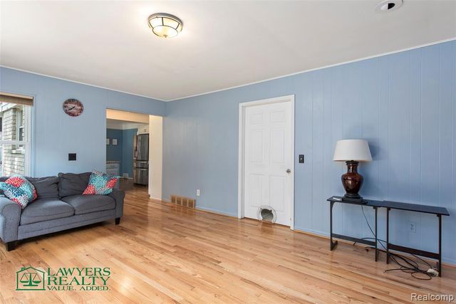 9180 Stone Road, Pearl Beach, MI 48001
