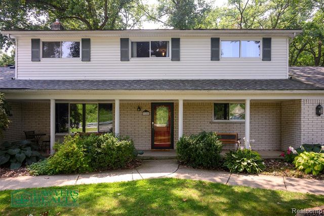 9180 Stone Road, Pearl Beach, MI 48001