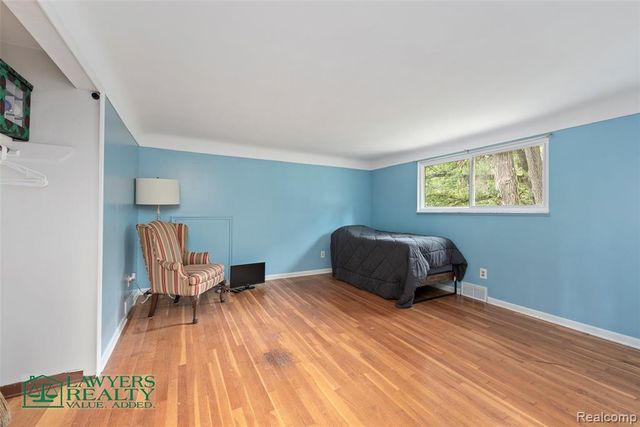 9180 Stone Road, Pearl Beach, MI 48001