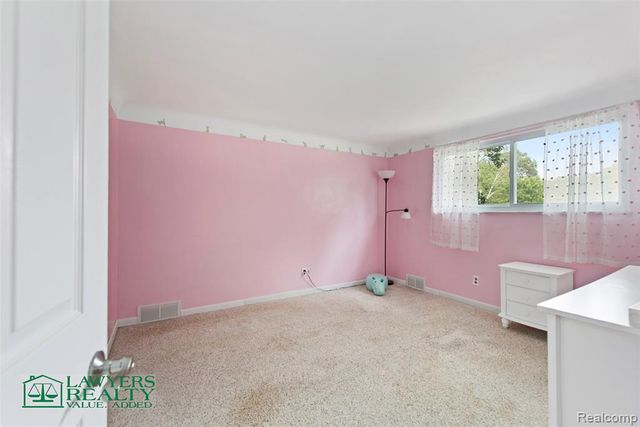 9180 Stone Road, Pearl Beach, MI 48001