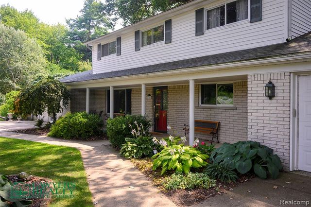 9180 Stone Road, Pearl Beach, MI 48001