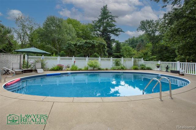 9180 Stone Road, Pearl Beach, MI 48001