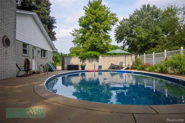 9180 Stone Road, Pearl Beach, MI 48001