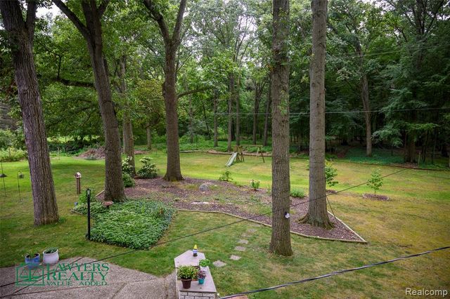 9180 Stone Road, Pearl Beach, MI 48001