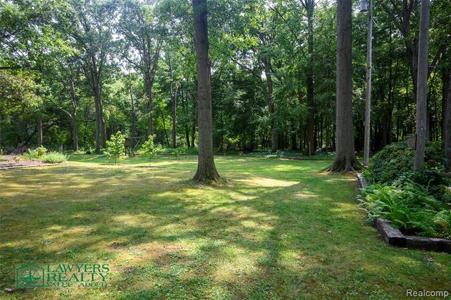 9180 Stone Road, Pearl Beach, MI 48001