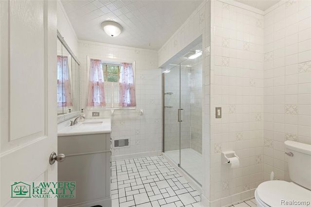 9180 Stone Road, Pearl Beach, MI 48001