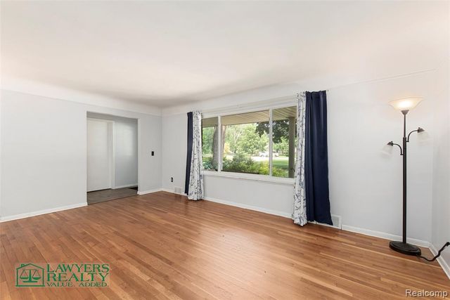 9180 Stone Road, Pearl Beach, MI 48001