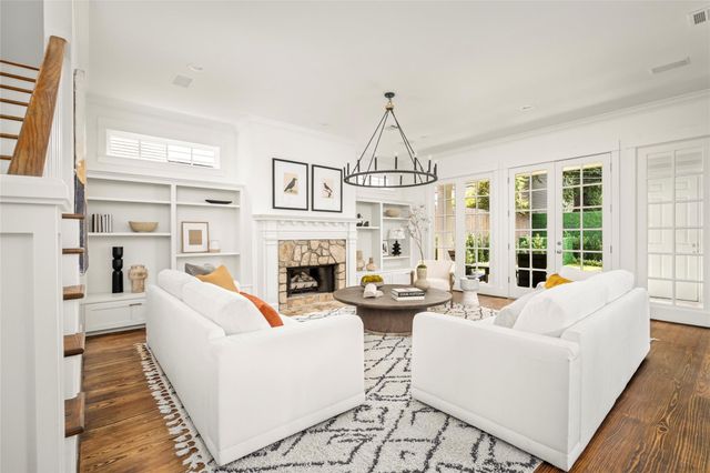 2929 Sunset Boulevard, West University Place, TX 77005
