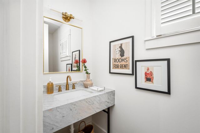 2929 Sunset Boulevard, West University Place, TX 77005