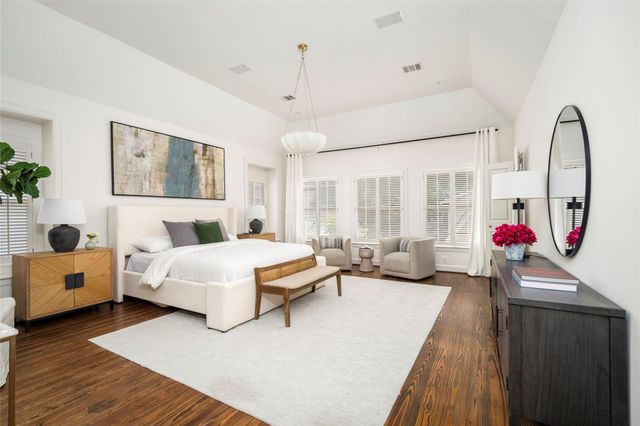 2929 Sunset Boulevard, West University Place, TX 77005
