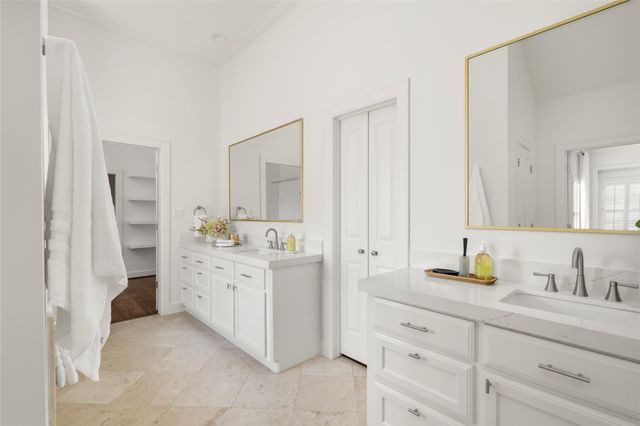 2929 Sunset Boulevard, West University Place, TX 77005