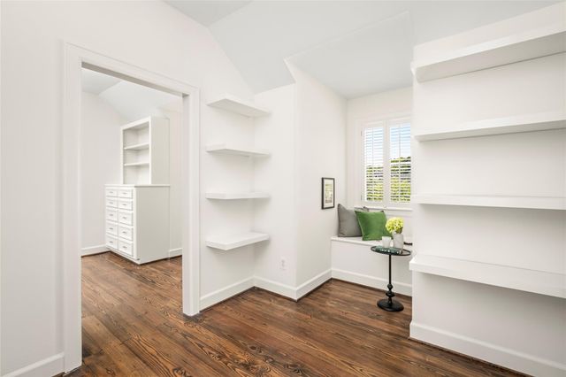 2929 Sunset Boulevard, West University Place, TX 77005