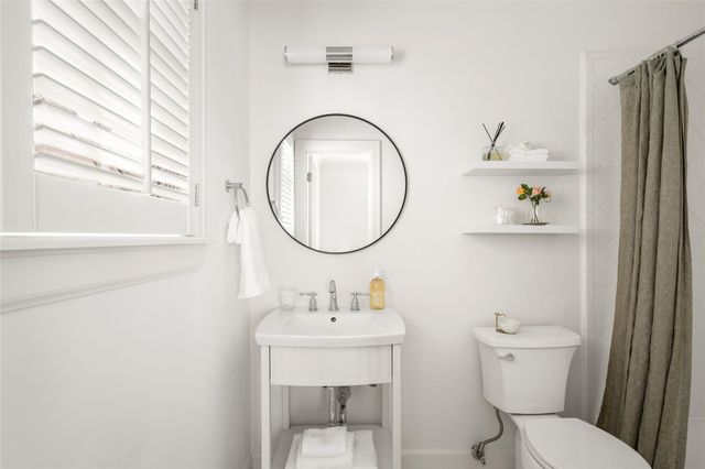 2929 Sunset Boulevard, West University Place, TX 77005