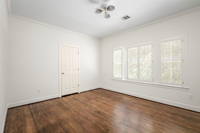 2929 Sunset Boulevard, West University Place, TX 77005