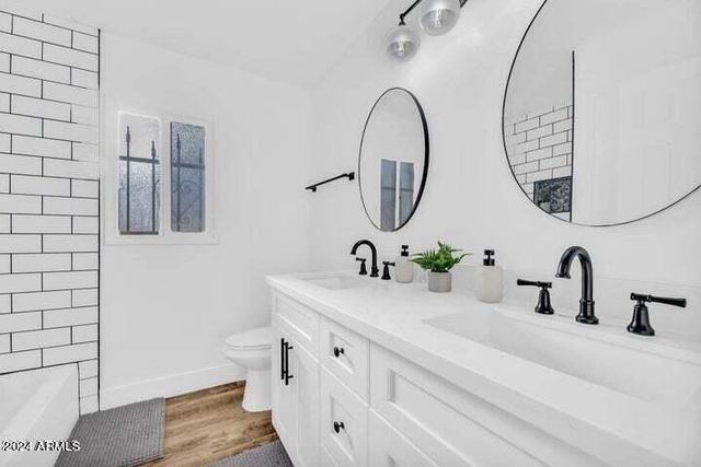 1734 E LAGUNA Drive, Tempe, AZ 85282