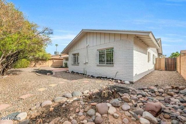 1734 E LAGUNA Drive, Tempe, AZ 85282