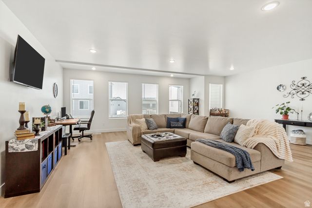 701 E GARDEN GROVE DR, Eagle Mountain, UT 84005