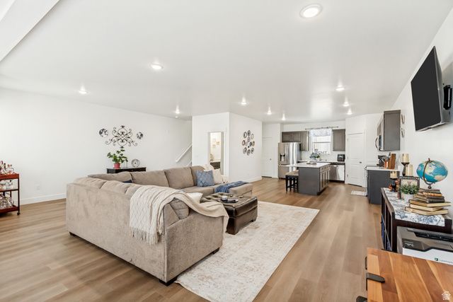 701 E GARDEN GROVE DR, Eagle Mountain, UT 84005