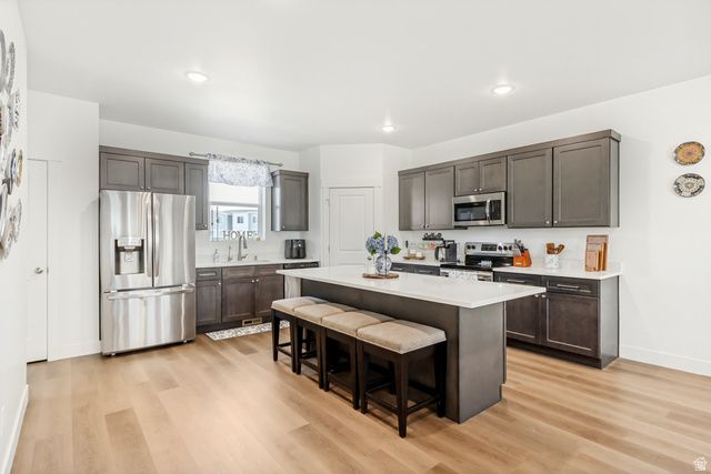701 E GARDEN GROVE DR, Eagle Mountain, UT 84005