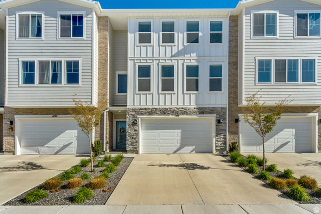 701 E GARDEN GROVE DR, Eagle Mountain, UT 84005