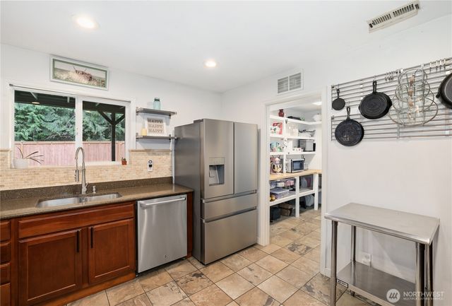 9905 194th Avenue E, Bonney Lake, WA 98391