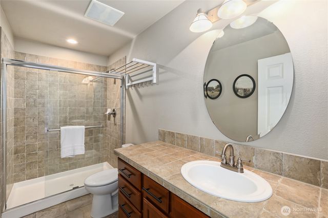 9905 194th Avenue E, Bonney Lake, WA 98391