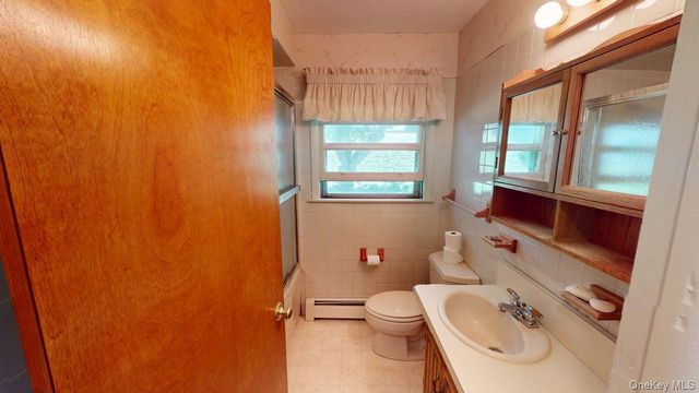 661 Warren Avenue, Thornwood, NY 10594