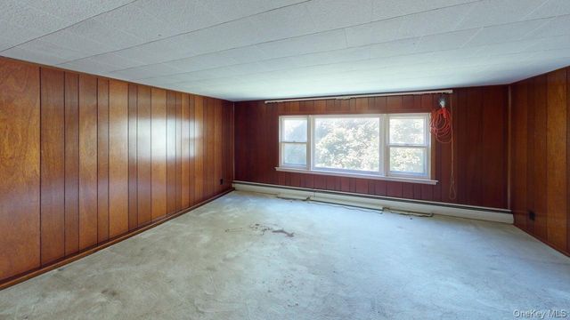 661 Warren Avenue, Thornwood, NY 10594