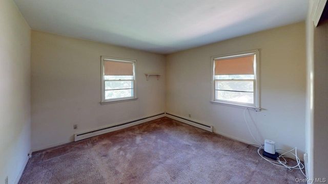 661 Warren Avenue, Thornwood, NY 10594