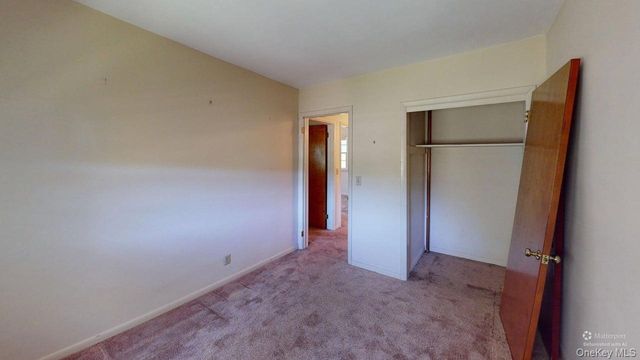 661 Warren Avenue, Thornwood, NY 10594