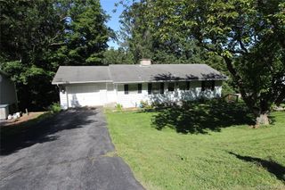 661 Warren Avenue, Thornwood, NY 10594