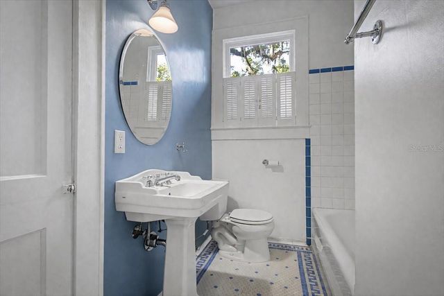 421 NE BOULEVARD, Gainesville, FL 32601