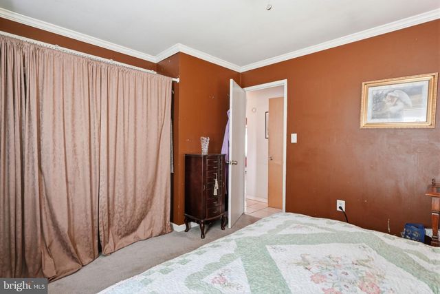 70 TALL PINE LN, Levittown, PA 19054