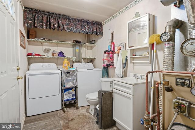 70 TALL PINE LN, Levittown, PA 19054