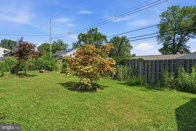 70 TALL PINE LN, Levittown, PA 19054