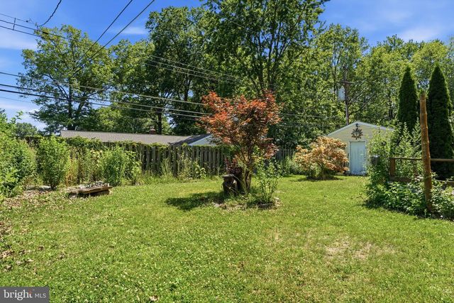 70 TALL PINE LN, Levittown, PA 19054