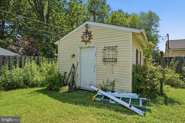 70 TALL PINE LN, Levittown, PA 19054