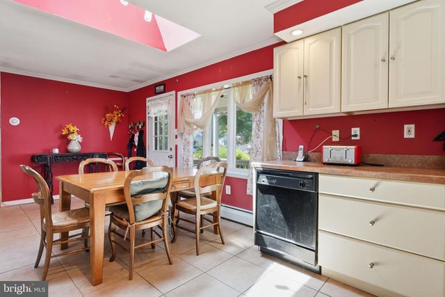 70 TALL PINE LN, Levittown, PA 19054