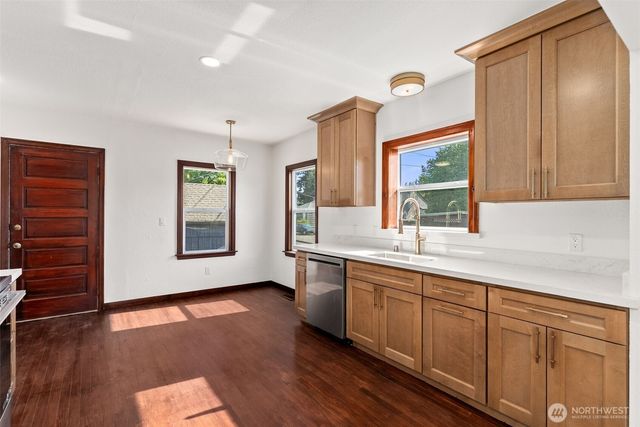 125 S 64th Street, Tacoma, WA 98408