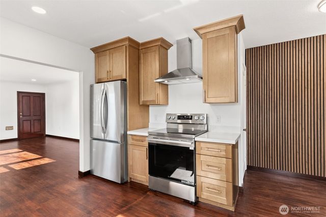 125 S 64th Street, Tacoma, WA 98408