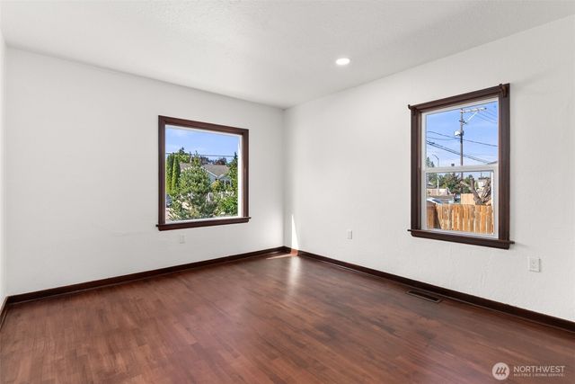 125 S 64th Street, Tacoma, WA 98408
