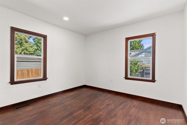 125 S 64th Street, Tacoma, WA 98408