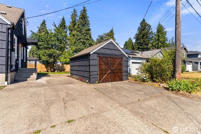 125 S 64th Street, Tacoma, WA 98408