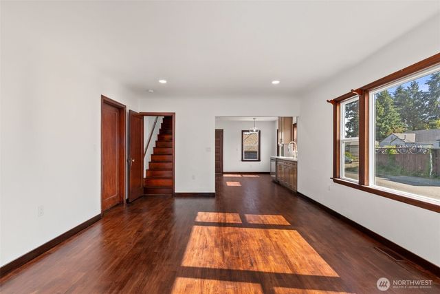 125 S 64th Street, Tacoma, WA 98408