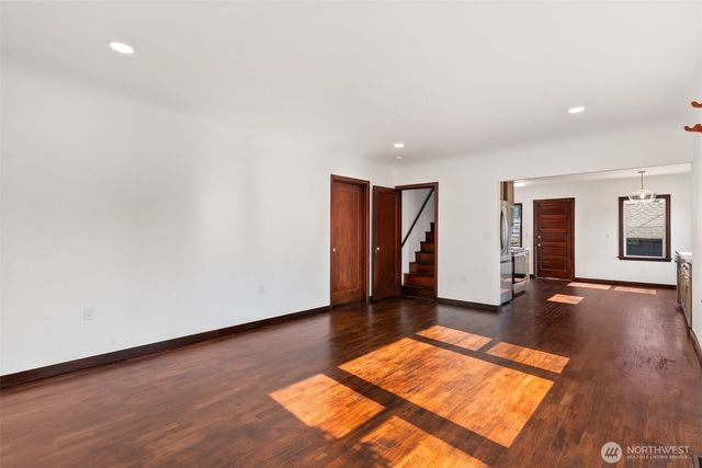 125 S 64th Street, Tacoma, WA 98408