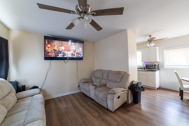 2039 Hicks Drive, Evansville, IN 47714