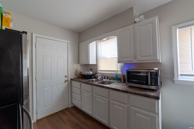 2039 Hicks Drive, Evansville, IN 47714