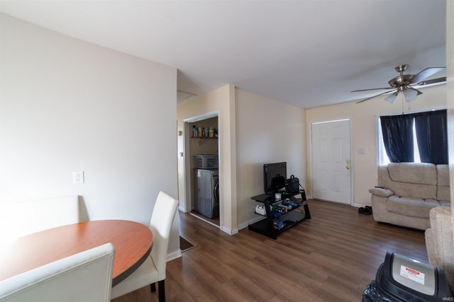 2039 Hicks Drive, Evansville, IN 47714