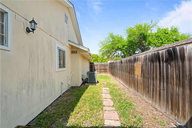 3101 Sylvan Crest Dr, Corpus Christi, TX 78415