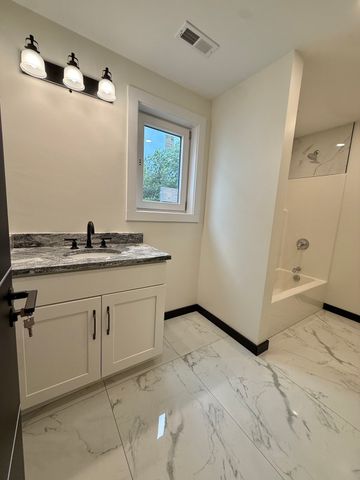 35 Greendale Ave A, Worcester, MA 01606